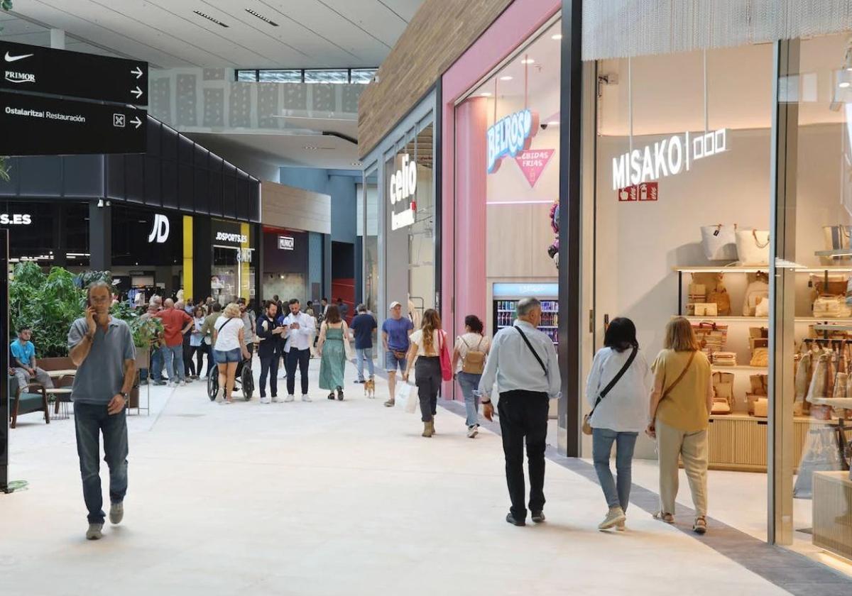Cierra una famosa joyería donostiarra en el centro comercial Garbera de San Sebastián