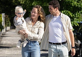 Álex y Janita junto a su hijo Marco.