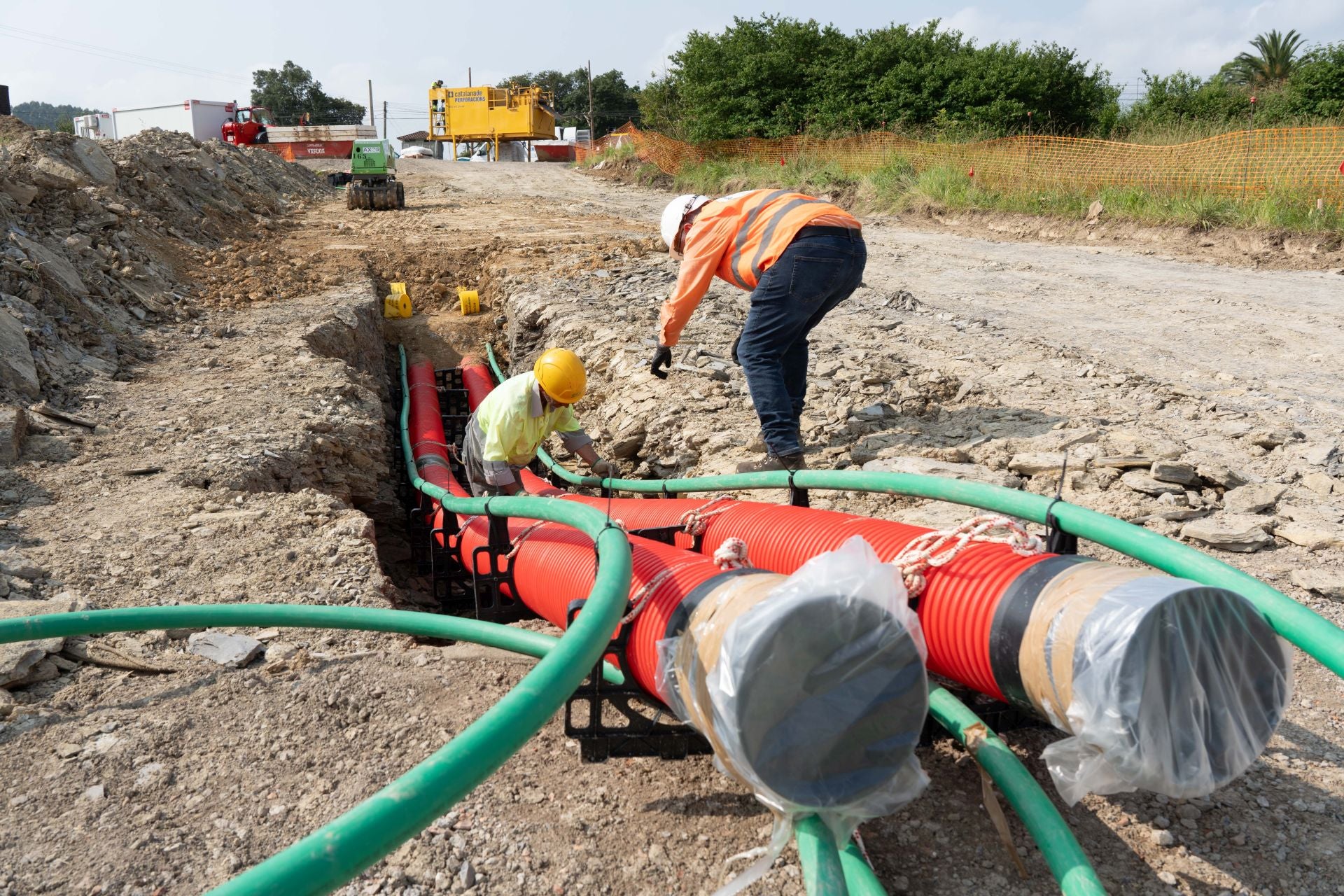 Obras del tramo terrestre de 13 kilómetros que discurre entre Gatika y Lemoin