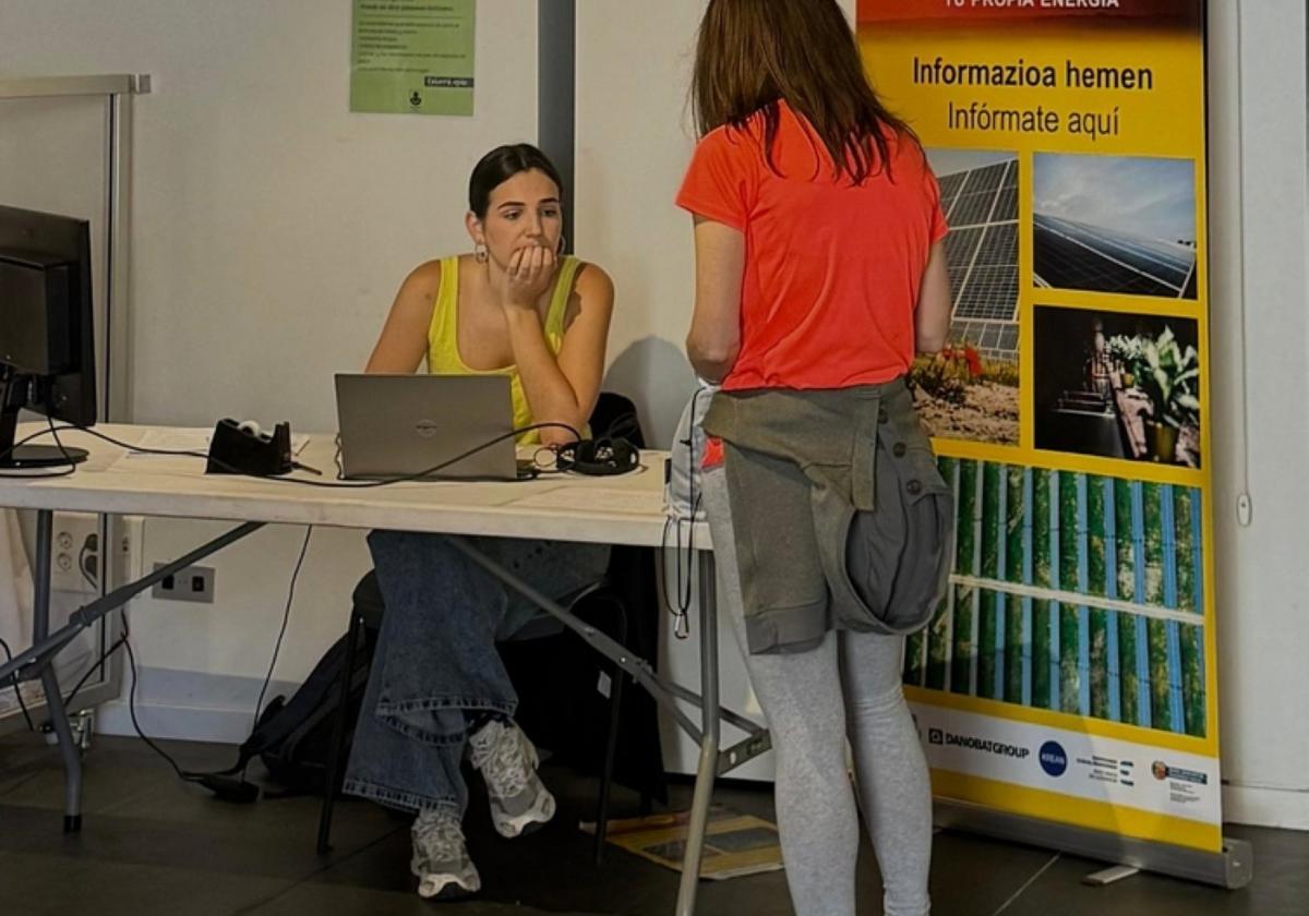 La oficina de Ekiola instalada en la entrada de Aita Agirre.
