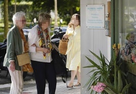 Dos mujeres de Baiona acceden a la consulta del doctor Trotta en el centro de Donostia.