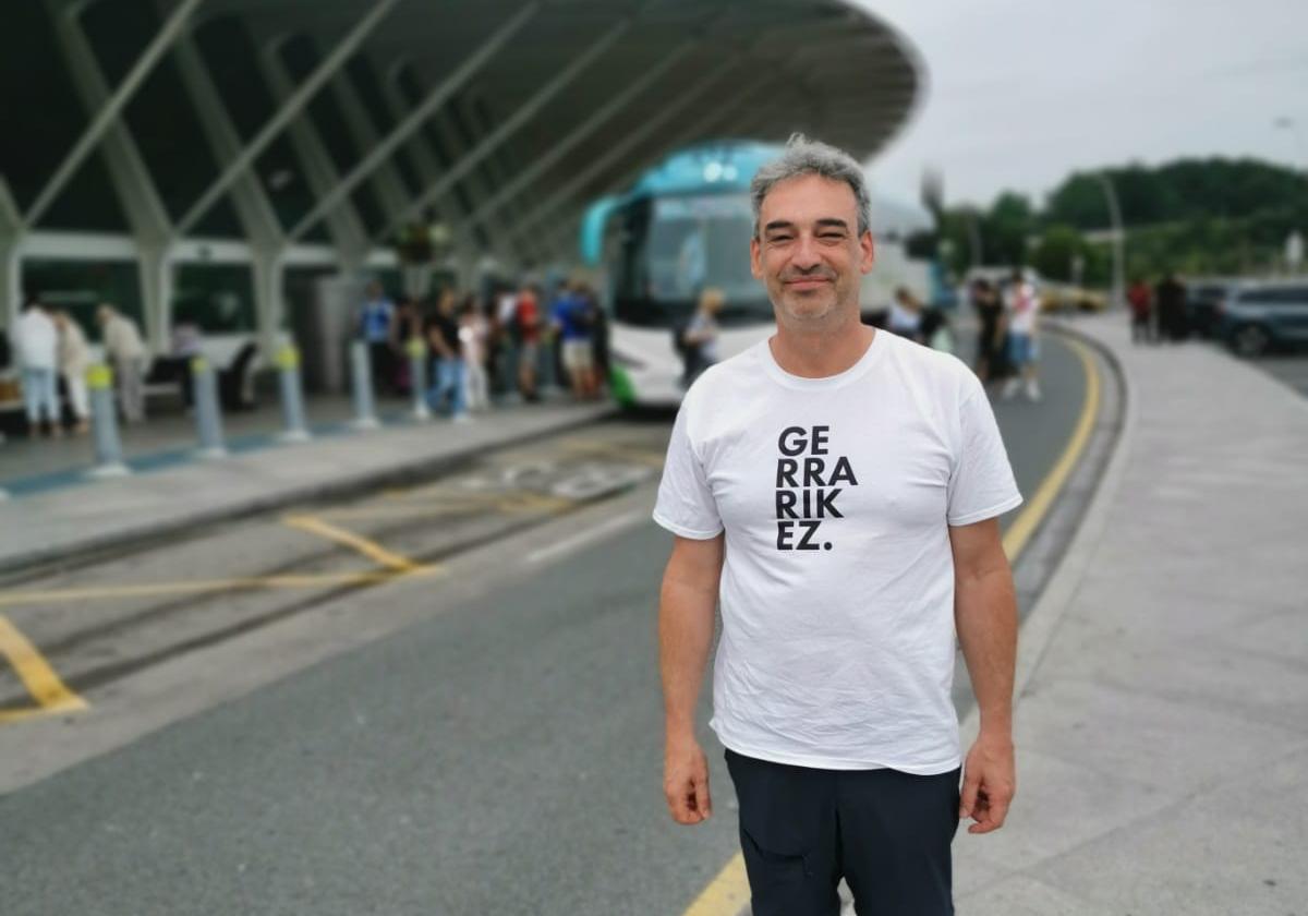 Alberto Villarreal, en Loiu antes de partir a El Cairo.