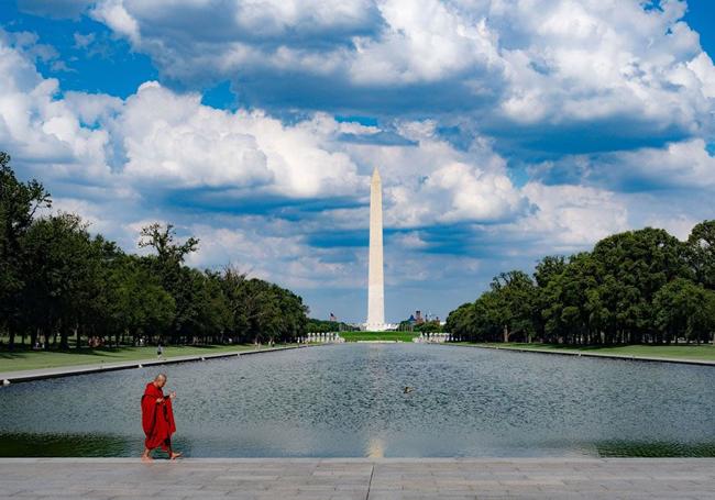 Xuanzang en una de las escenas del capítulo rodado en Washington.