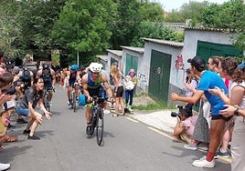 A los triatletas no les faltará apoyo por parte del público.
