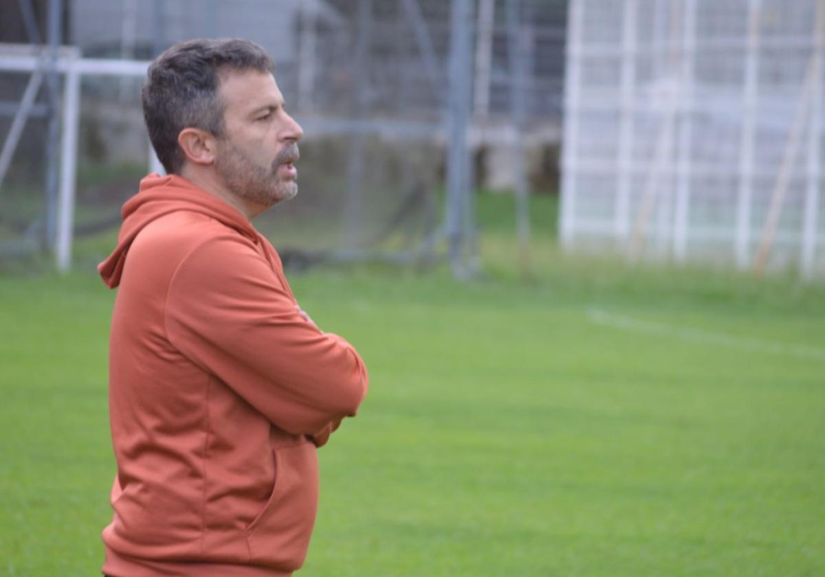 David Muñoz, en Berazubi, durante uno de los partidos de su equipo durante la temporada.