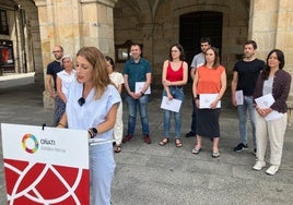 El acto de balance ha tenido lugar este jueves frente al Ayuntamiento.