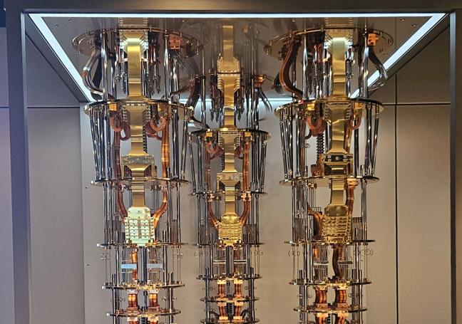 En el interior de los tubos se encuentran los conocidos como 'candelabros', donde está instalado el chip.