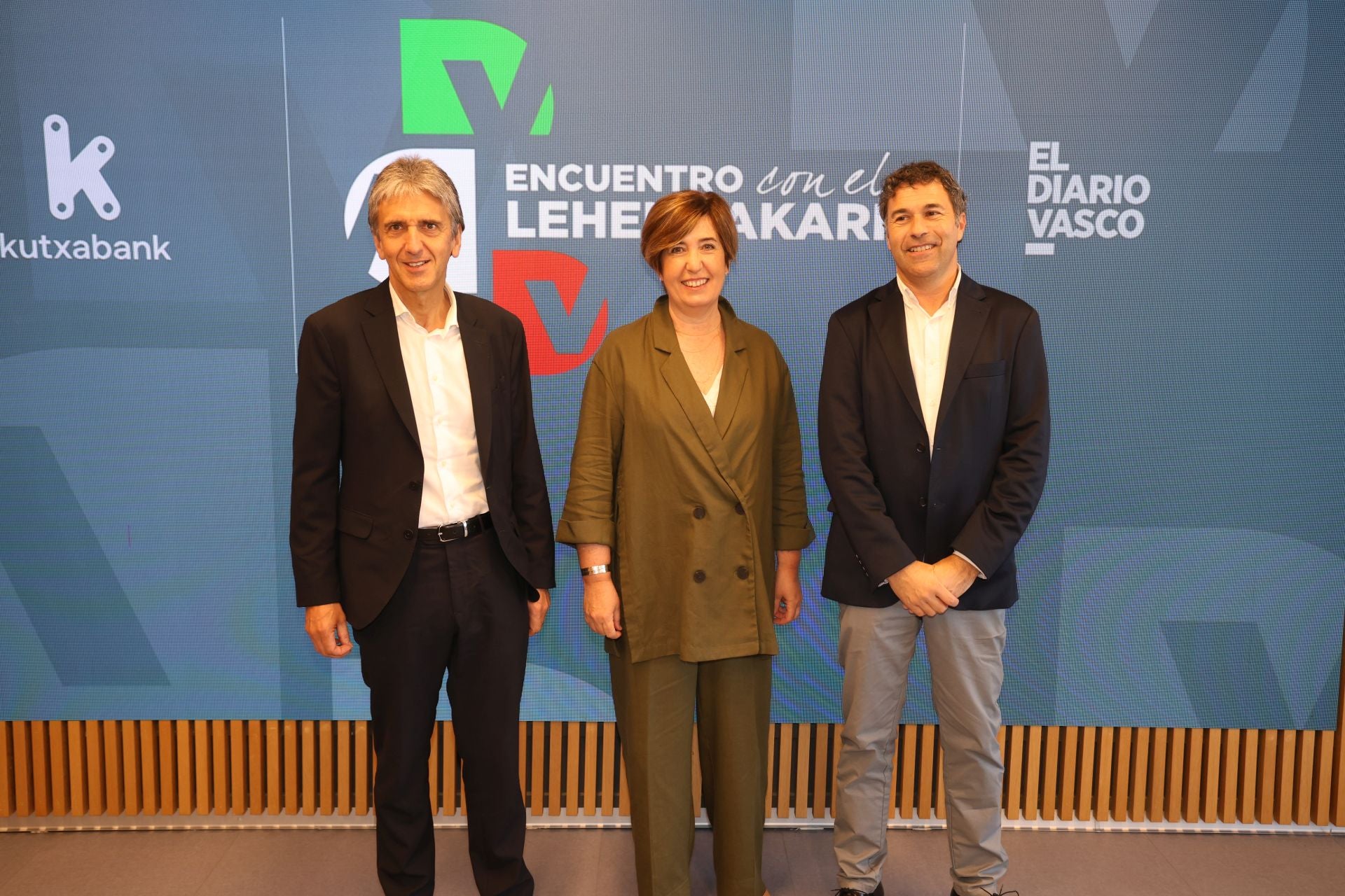 Xabier Arruti (diputado foral de Equilibrio Territorial Verde), Irune Berasaluze (diputada foral de Gobernanza) y Unai Andueza (diputado foral de Promoción Económica y Proyectos Estratégicos).