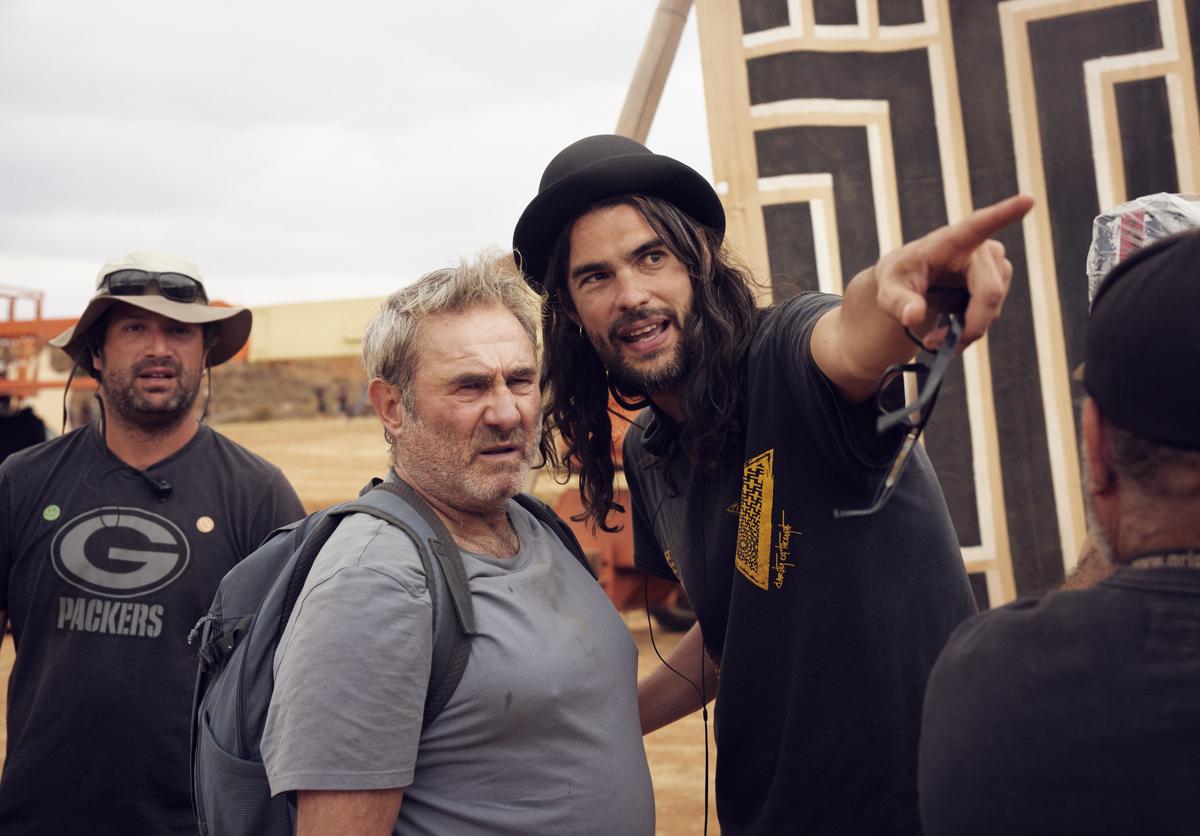 Oliver Laxe dirige a Sergi López en 'Sirat'-