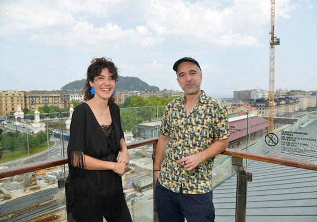 María Elorza y Mikel Gurrea, ayer en la terraza de Tabakalera.