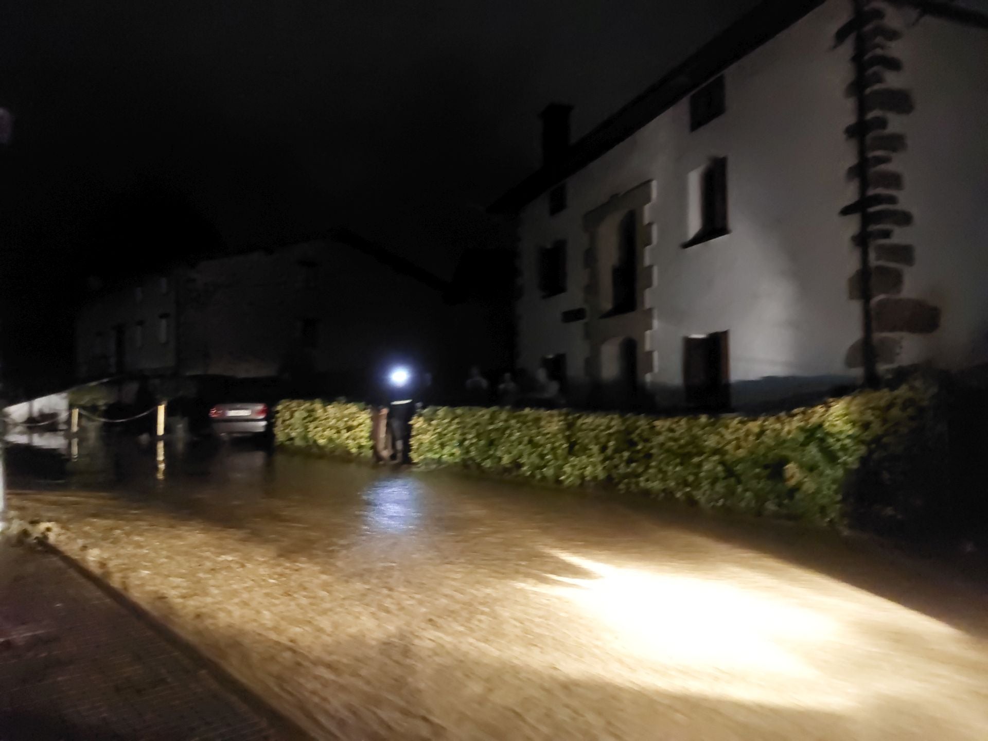 Las imágenes de los desperfectos que deja la tromba de agua en Tolosaldea y Goierri