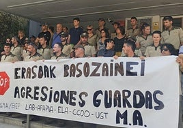 Concentración de personas del guarderío de Medio Ambiente.