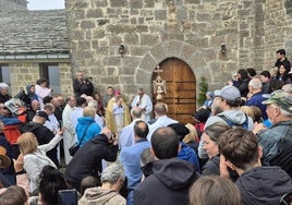 Los bueyes llegan a Uharte Arakil con las puertas de Aralar.