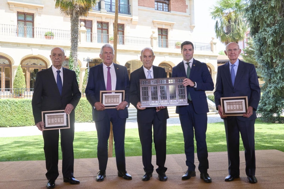Homenaje a Garaikoetxea en Ajuria Enea