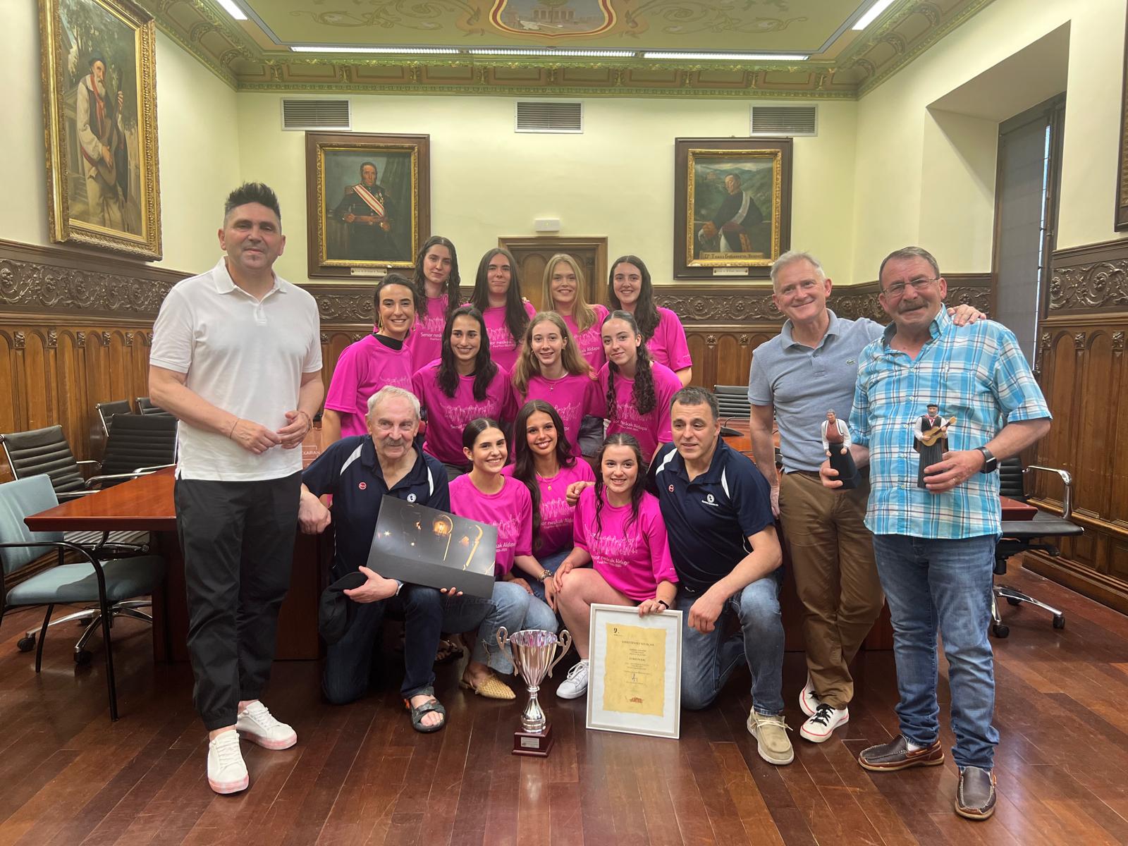 Reconocimiento institucional al Goierri Aldapa de baloncesto