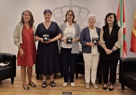 Tres expolíticas vascas, reconocidas por su labor contra la violencia de género
