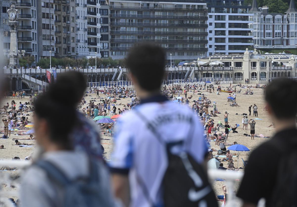 Las playas de Gipuzkoa volverán a llenarse de gente esta semana por las altas temperaturas.