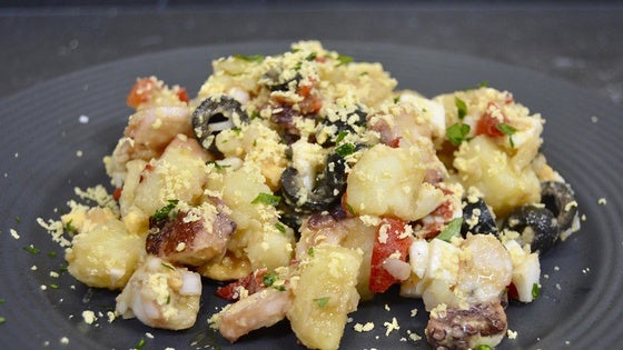 Receta de ensalada de patata, pulpo y langostino