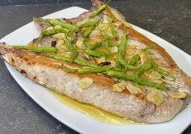 Receta de ventresca de bonito con piparras
