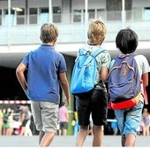 Alumnos en el patio de un colegio de Bilbao.