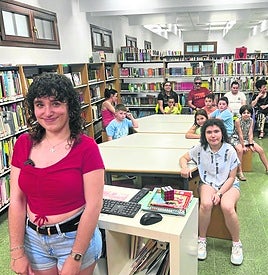 Nuevos cuentos infantiles, ediciones de lectura fácil y letra grande y la curiosa lupa han engrosado el nuevo espacio.