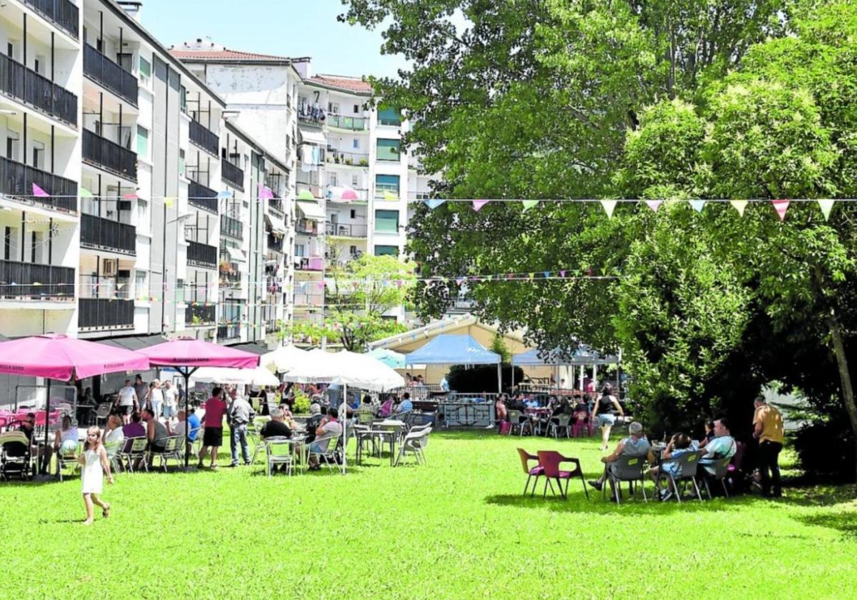 En las fiestas volverán a celebrarse citas como la paellada popular y la sardinada.