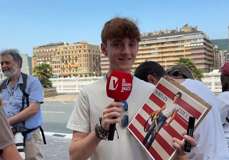 Expectación en el hotel María Cristina para la llegada de Bruce Springsteen: «A ver si nos firma el disco»