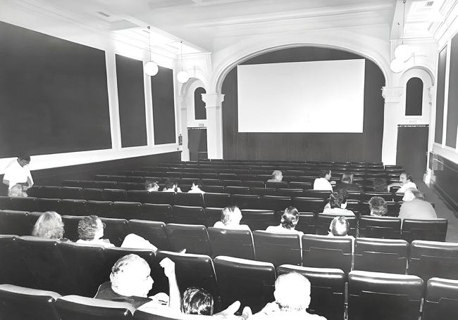 Interior del Petit Casino.