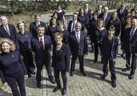 Bigarren zatian Santa Cecilia abesbatzak kantantuko du, ondoren batera.