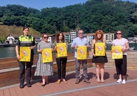 Lierni Aranbarri, Laura Roux, Jaione Gómez, Teo Alberro, Laura Ré y Alazne Mendikute durante la presentación de la campaña.