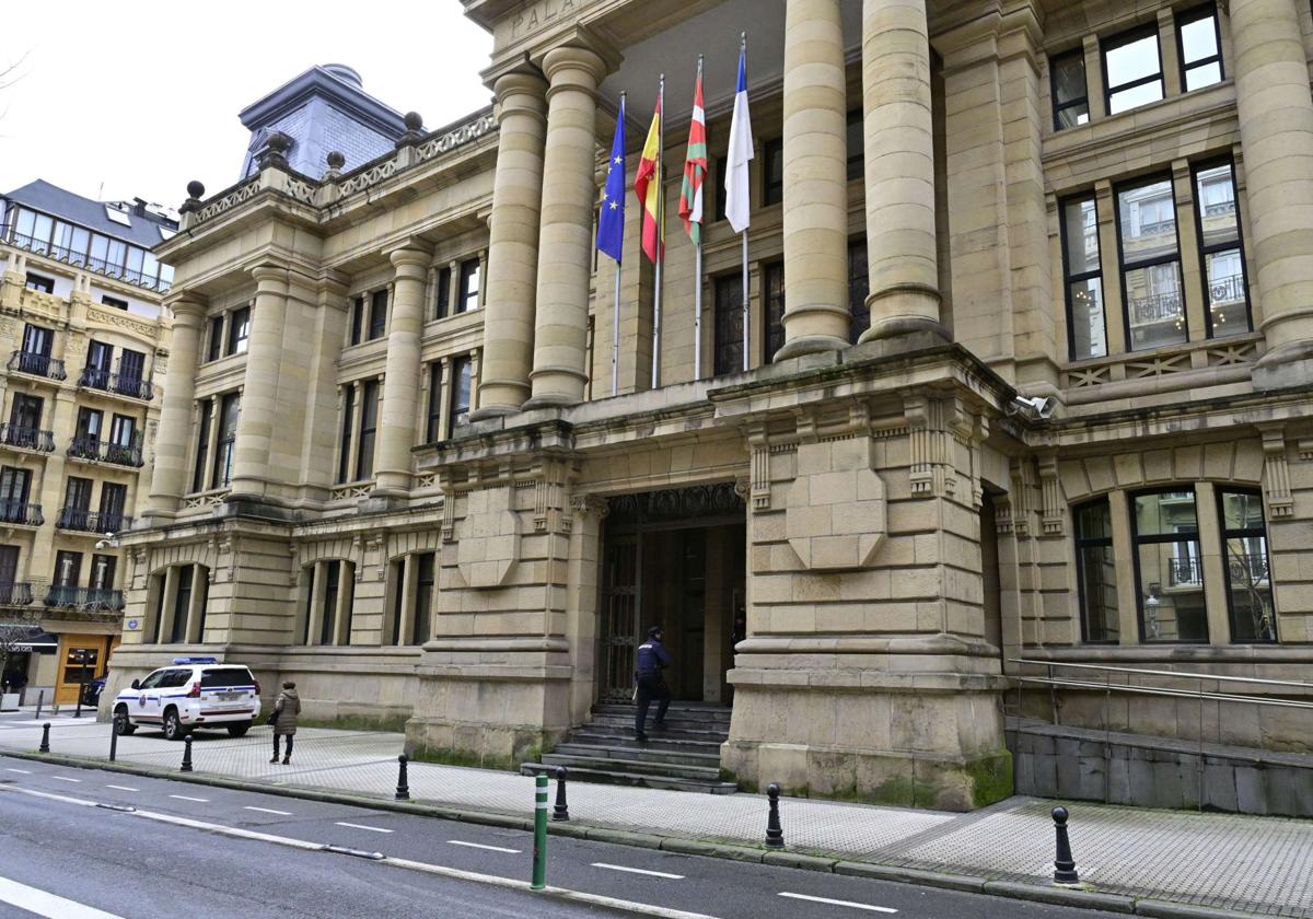 Fachada de la Audiencia Provincial de Gipuzkoa.