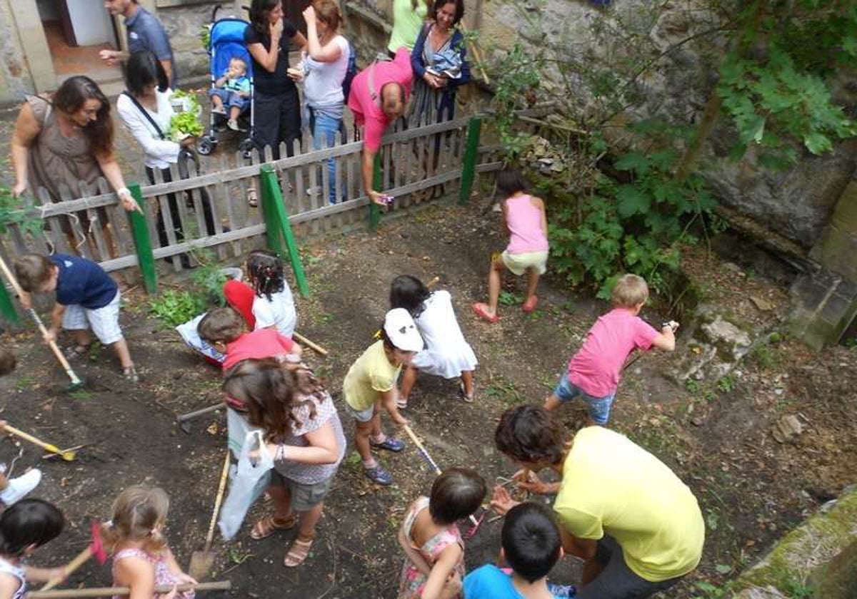 Medio centenar de actividades para pasar el verano junto a la naturaleza en Donostia