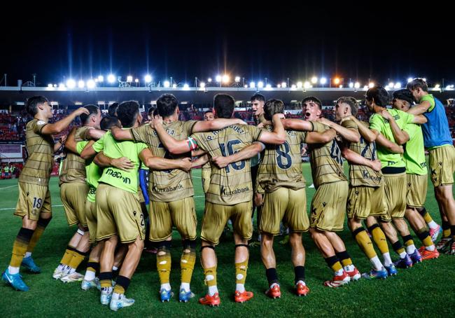 Los potrillos festejan la victoria contra el Nástic en la ida de la final.