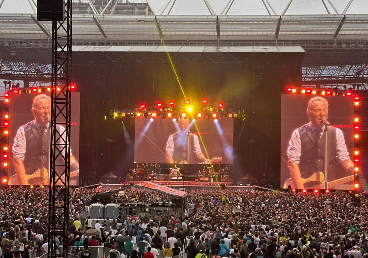 Bruce Springsteen deleita a 40.000 personas en Anoeta durante un concierto de casi tres horas
