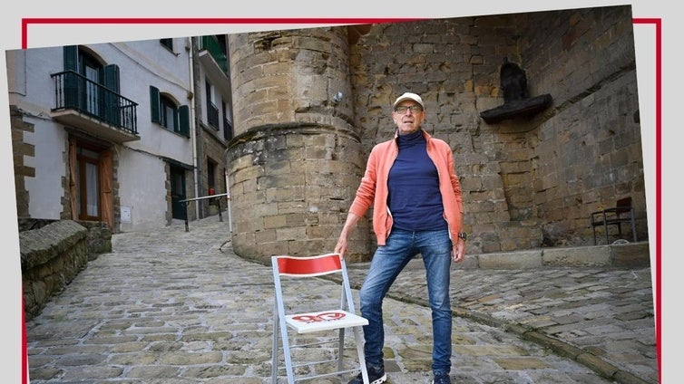 Herriko txokorik preziatuena elizaren azpikaldean dagoen Oteizaren Pietatea du Iñaki Arrillagak.