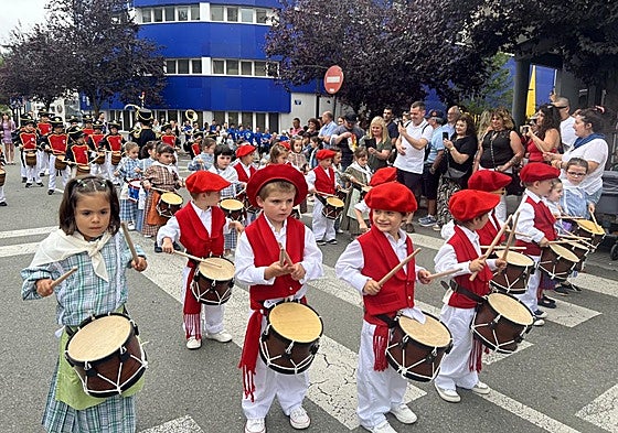 Inicio festivo protagonizado por los niños
