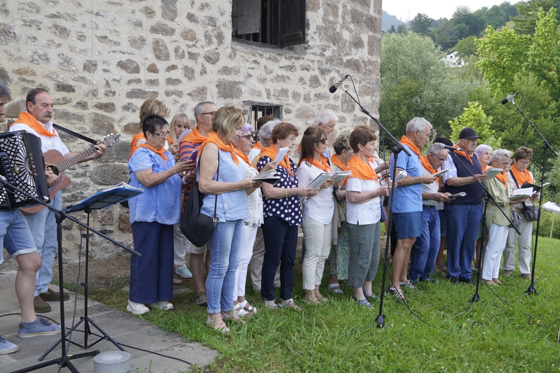 Kantuak, dantzak eta jendetza Igartzan