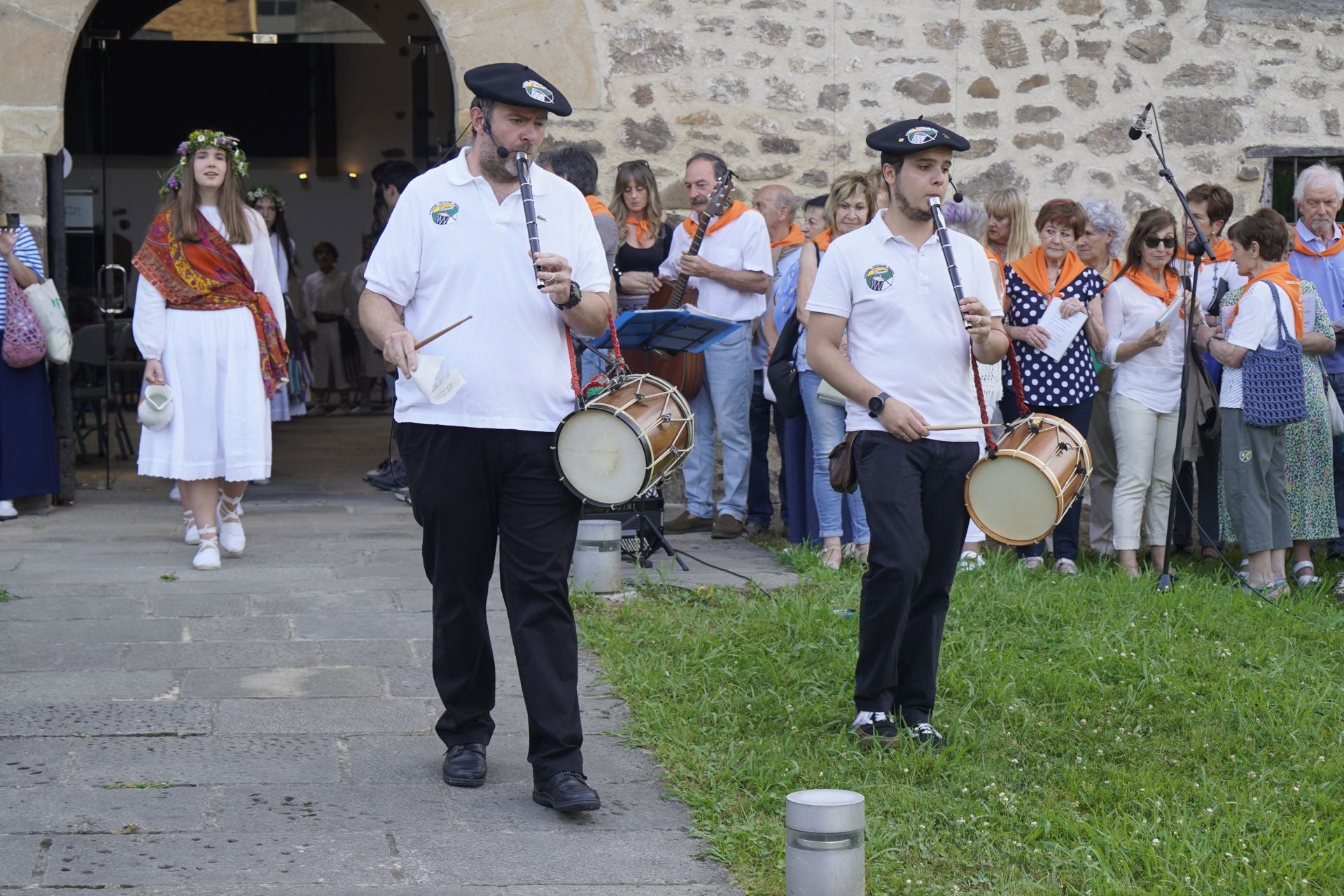Kantuak, dantzak eta jendetza Igartzan