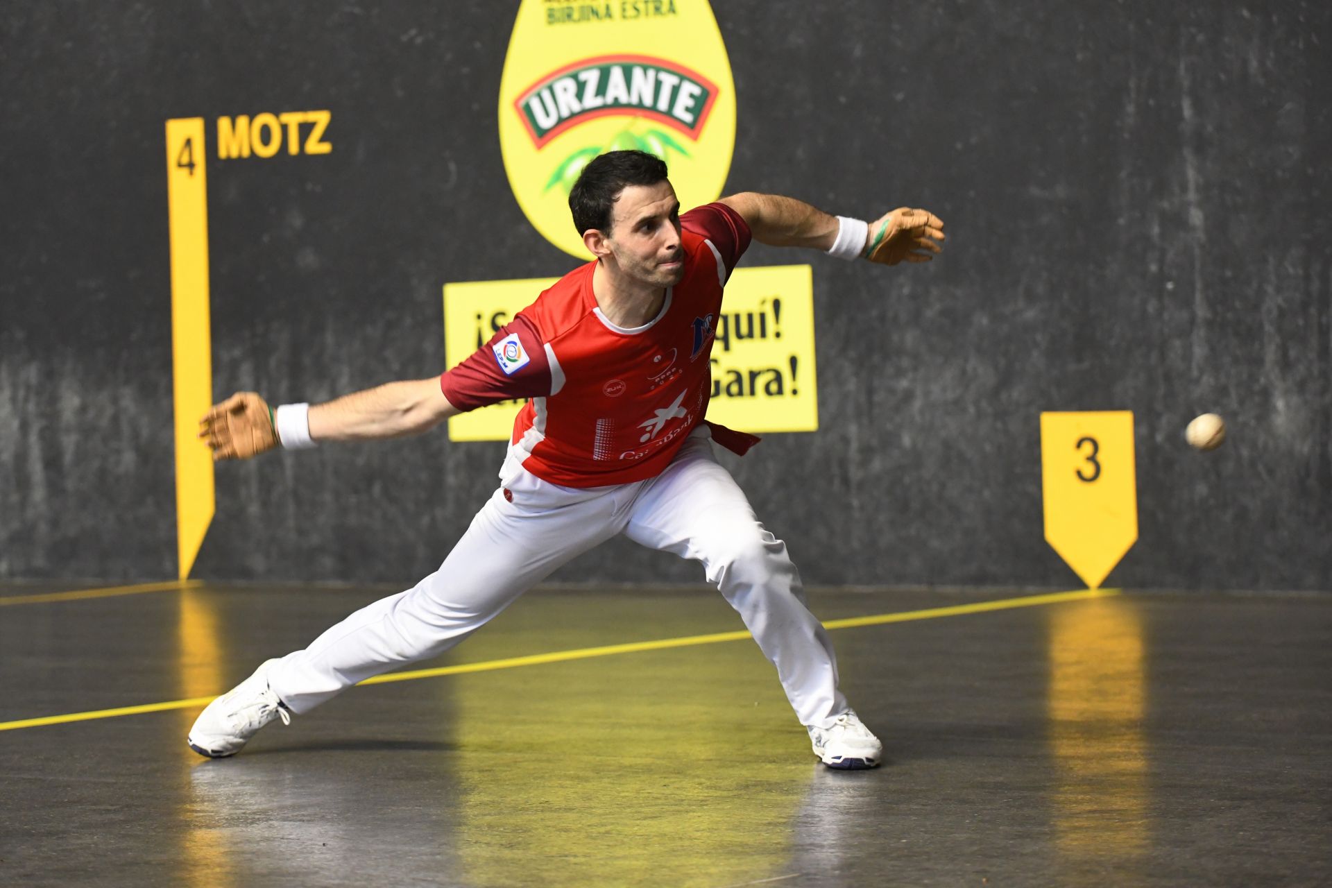 Jokin Altuna, en el partido de parejas del viernes en Urrestilla.