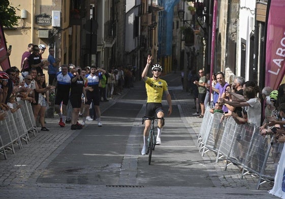 Eñaut Urcaregui entra vencedor en Segura.