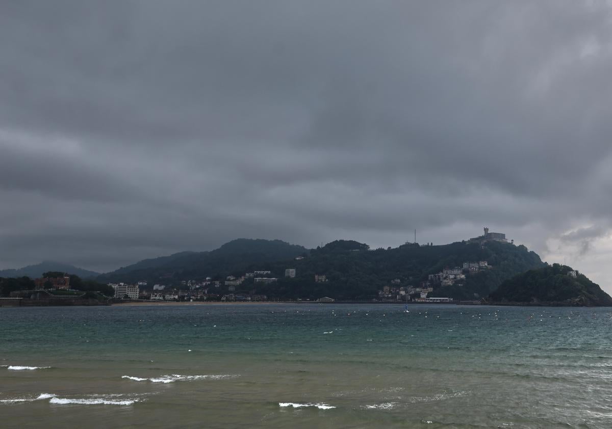 El cielo estará cubierto mañana en Gipuzkoa y lloverá en todo el territorio, tanto en el interior como en la costa.