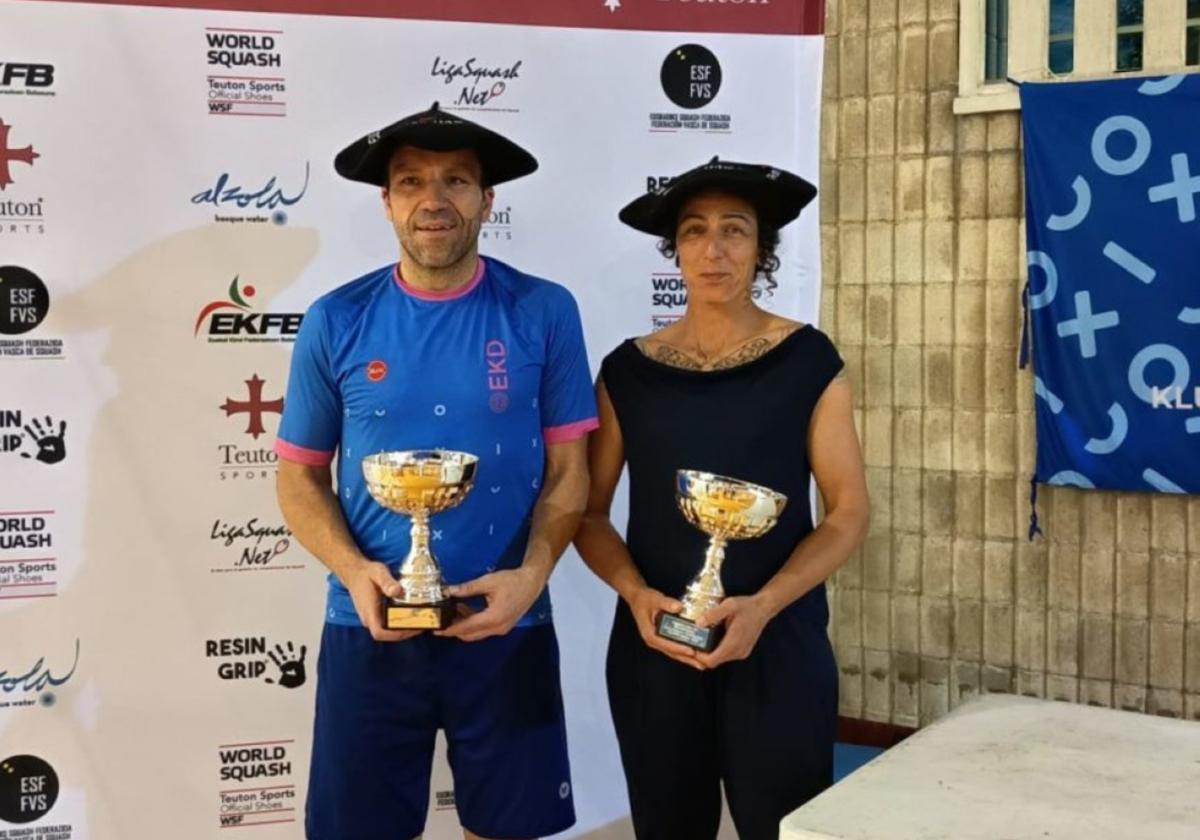 El eibarrés Alberto Ferreiro y Ione Iturria, campeones del torneo.