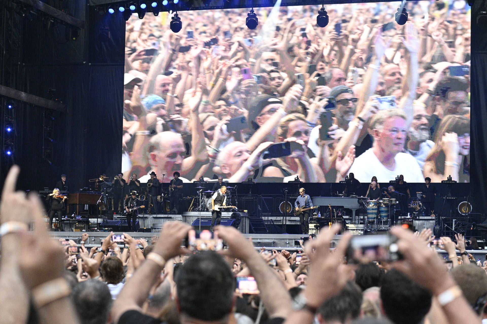 Bruce Springsteen vuelve a cautivar al público en Donostia
