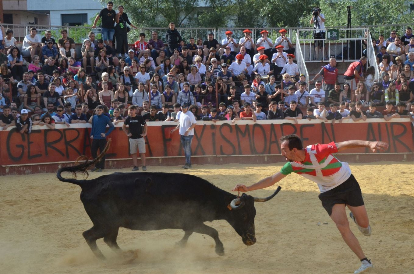 Primer encierro de las fiestas de Arrasate
