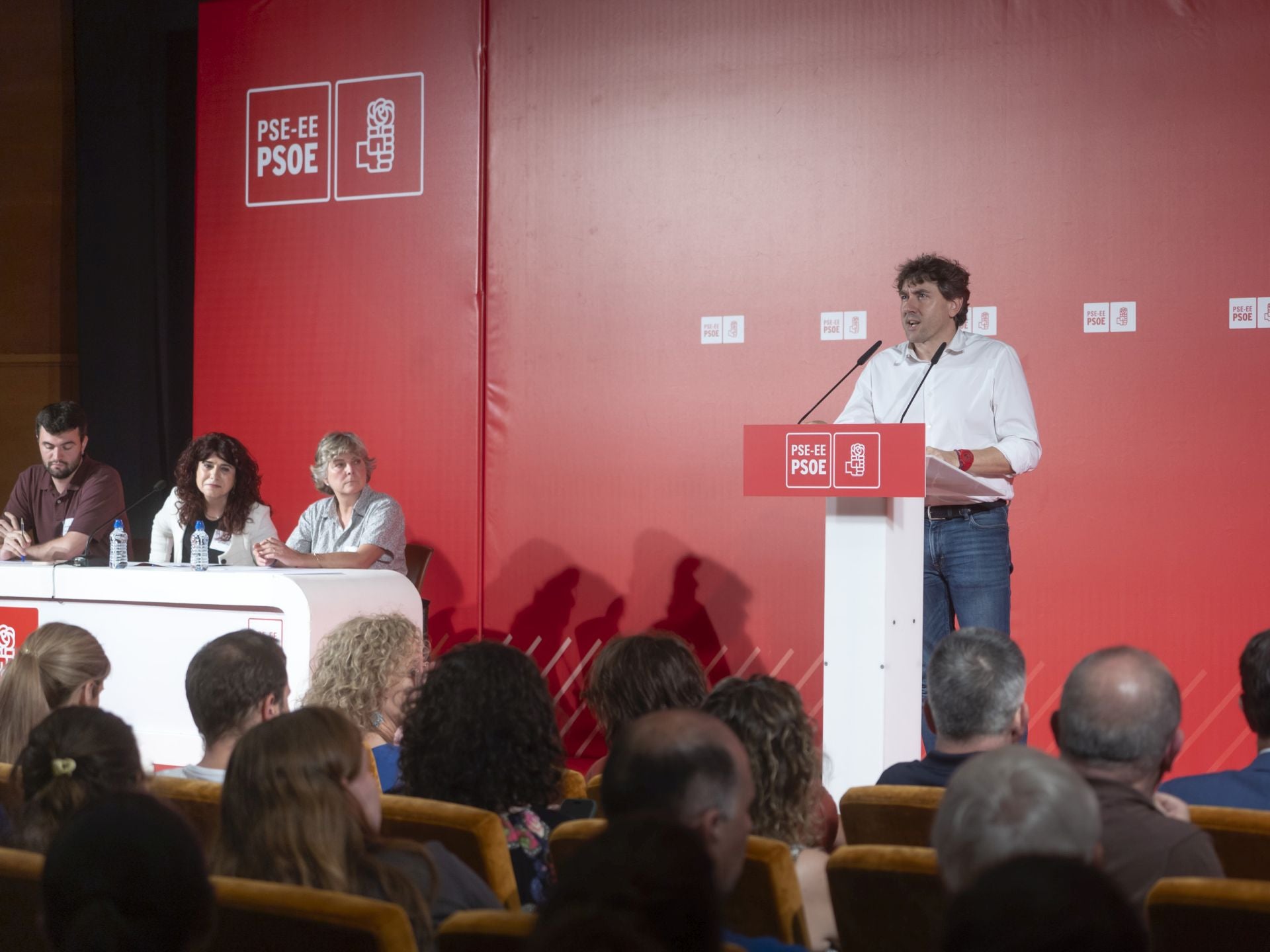 Eneko Andueza, durante su intervención.