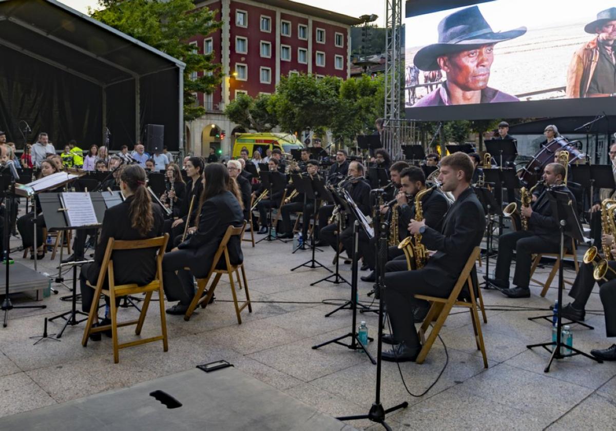 Componentes de la Banda de Música 'Cielito', en el concierto