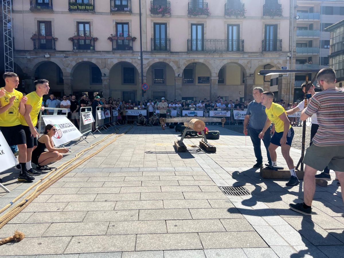 Gran ambiente en las fiestas de Zumarraga