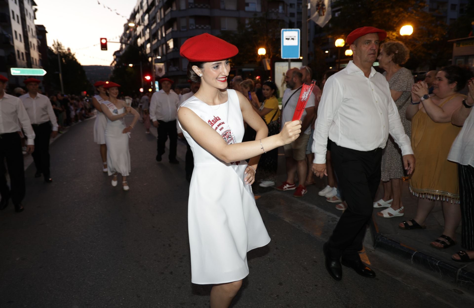 Presentación de las cantineras del Alarde tradicional