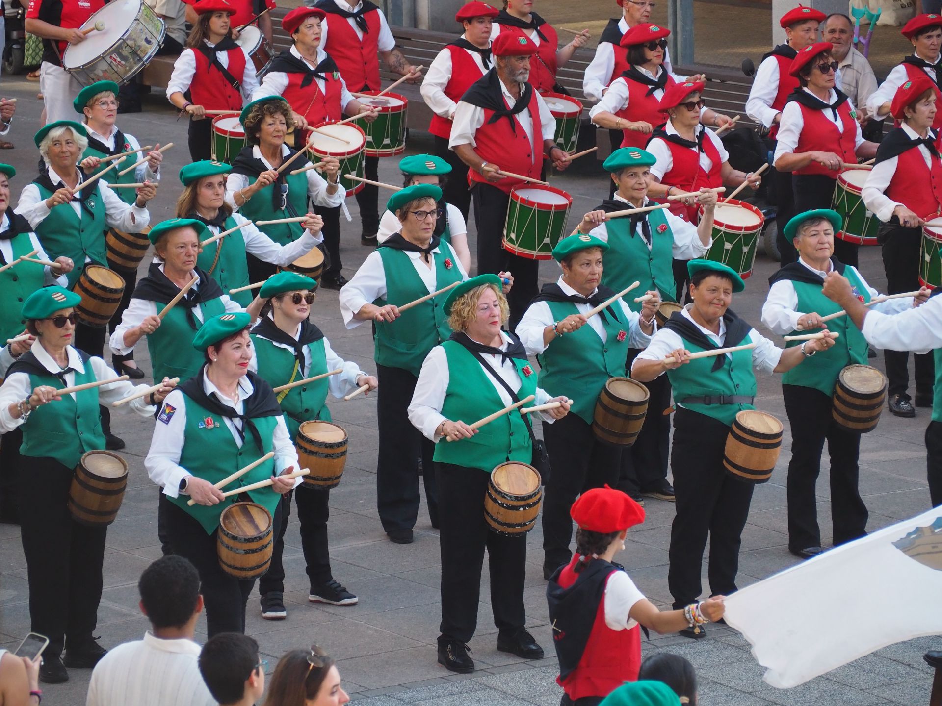 Zumaia disfruta de sus fiestas patronales en honor a San Pedro