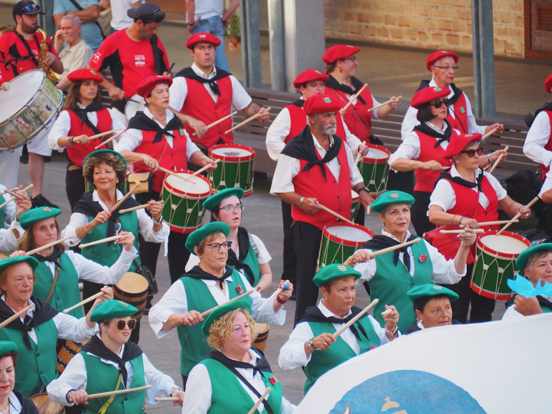 Zumaia disfruta de sus fiestas patronales en honor a San Pedro